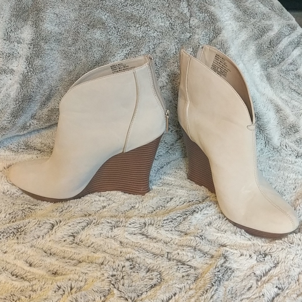 Jennifer Lopez 8 platform wedge booties